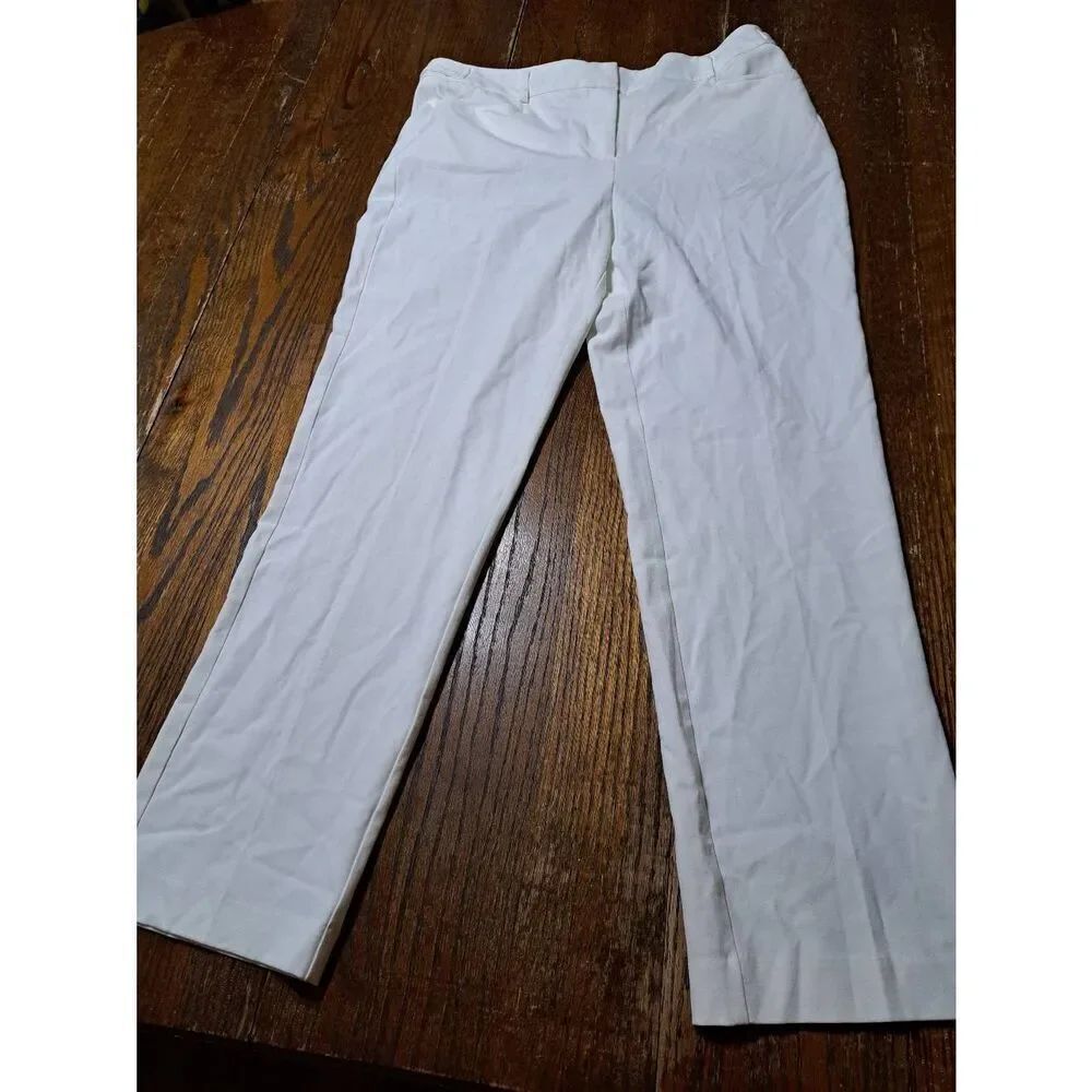 Size 10 Larry Levine Cream Ivory Pants with Pockets and Belt Loops